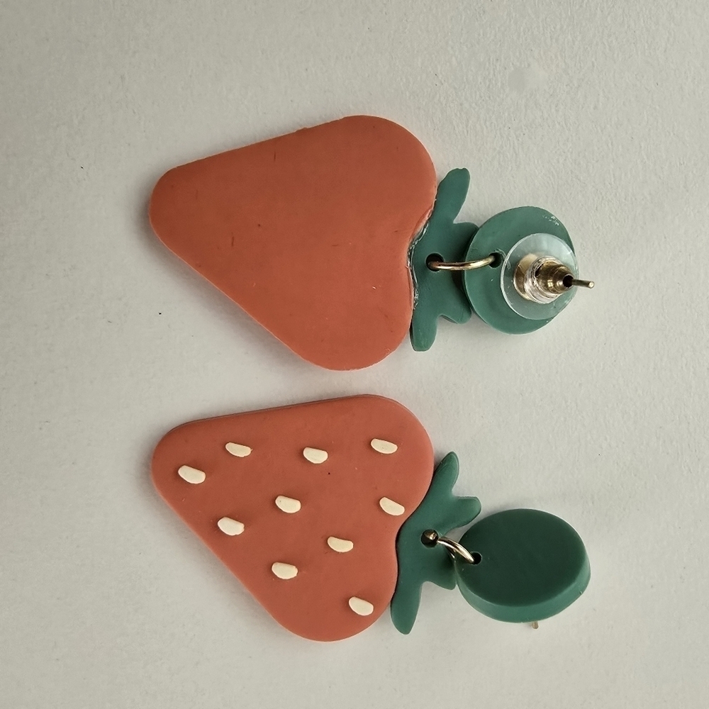 NEW Red Strawberry Polymer Clay Dangle Earrings - Picture 7 of 8